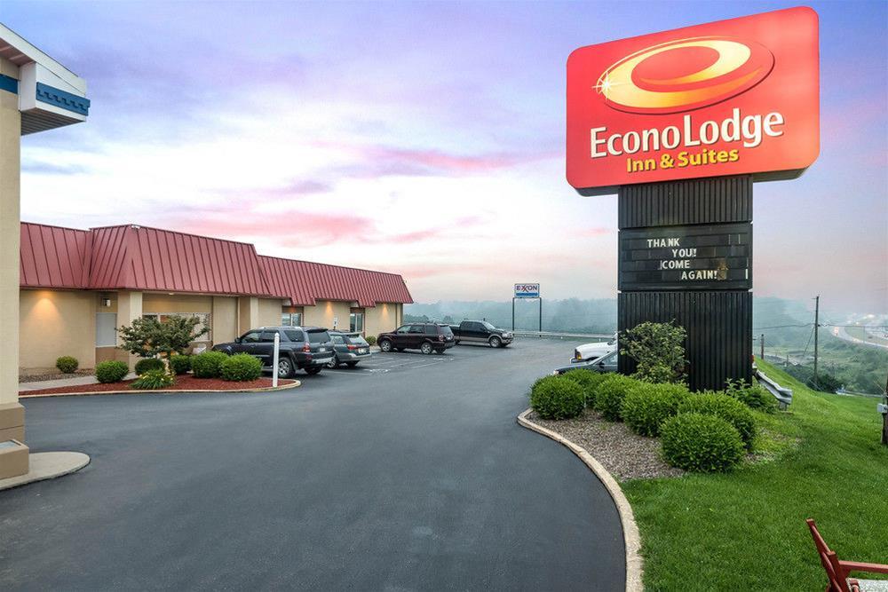 Econo Lodge Inn & Suites Triadelphia - Wheeling Экстерьер фото